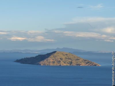 L'île Taquile depuis la Pachatata...